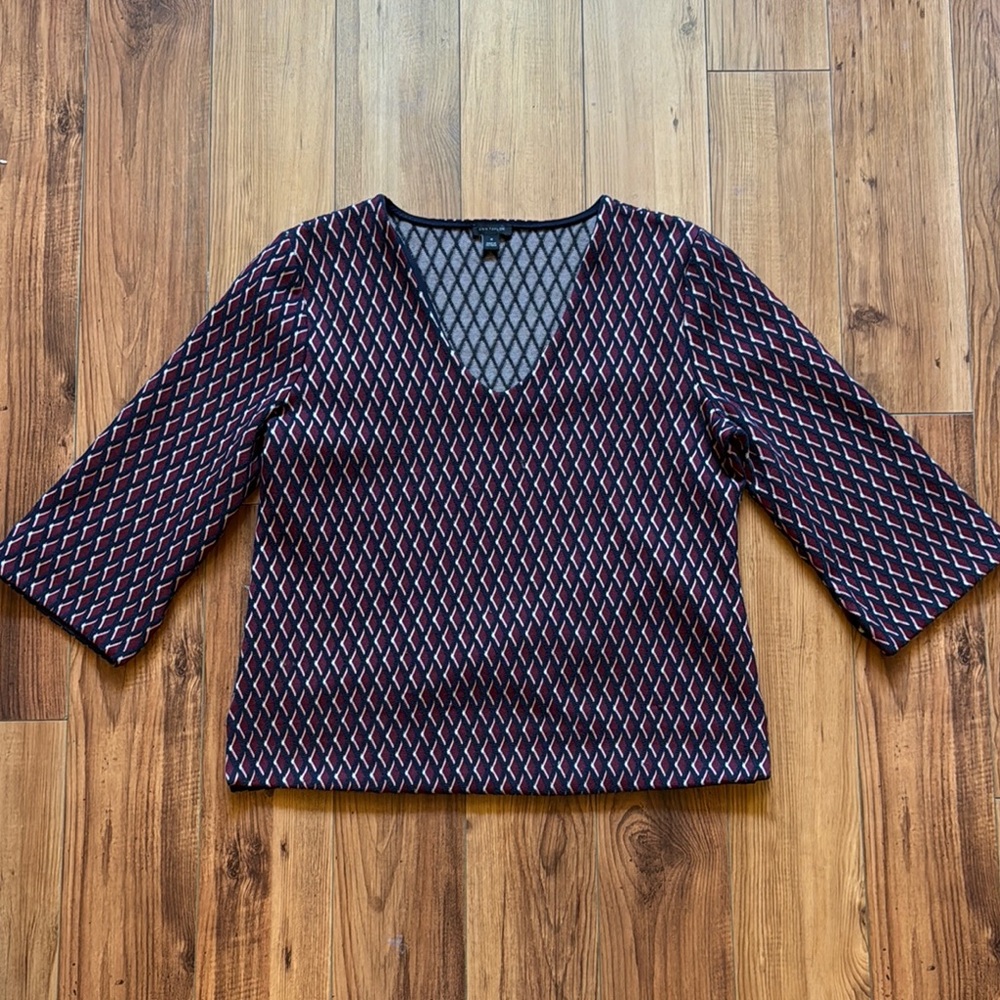 Ann Taylor Navy and Burgundy Geometric Knit Top